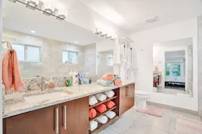 Wunderschönes Juwel in Miami Gardens mit privatem Pool - Image 2