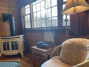 Cozy Cabin Retreat - Image 2