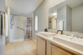 3 BD, Poker, Pool Table, Foosball & more! - Image 5