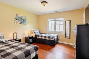 Modern 4-bedroom house, TV in bedroom,big fence yard, Pet stay free,Lighted yard - Image 5
