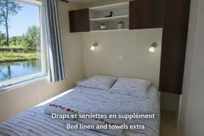 Unusual floating cottage with all comforts for 6 persons, terrace, jacuzzi, fishing - Image 2
