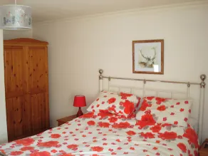 2 bedroom accommodation in Portree, Isle of Skye - Image 3