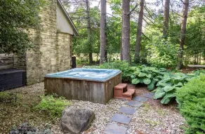 Cozy Cabin with fireplace, hot tub & hiking trails - Image 5