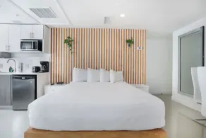 NEW LISTING! Belleza Miami Beach Premium 1BR Sleeps 5 - Image 4