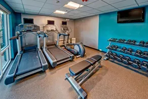 Minutes to Universal Studios & City Walk! Pool, Free Parking & Breakfast! - Image 2
