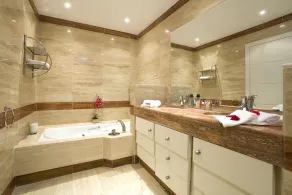102 Luxury Serv Apart-Estepona 3 Bed, 28c Uppvärmd 20m Pool, Jacuzzi - en oas - Image 4