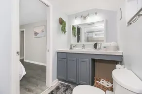 NICE New Kitchen, King Bed, Fenced Yard, 2 baths, Close to Airport & Downtown - Image 3
