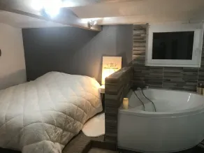 Pretty dependent room in house with garden - Image 5