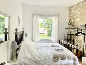 Walnut Gite Sleeps 2 with Terrace - Image 4