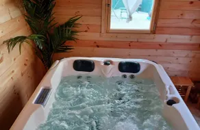 A Night in Provence_Jacuzzi - Image 2