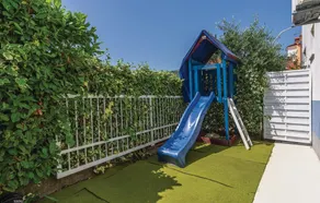 Awesome home in Kastel Luksic - Image 4