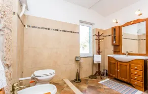 100 ans, rénové, 3 chambres, maison de luxe sur l'île de Krk. - Image 3