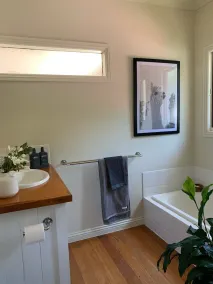 Springhill Views-Country Retreat-sleeps12 - Image 4