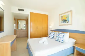 Apartamento vacacional Con sauna, piscina cubierta y gimnasio. - Image 5