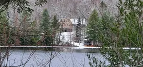 SCENIC ADIRONDACK LAKEFRONT LOG HOME,  TWO SKI MOUNTAINS, SNOWMOBILE TRAILS - Image 5
