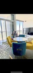 50th Floor Luxury Yorkville Condo w Free Parking - Image 4