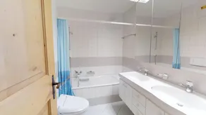 Sonnige 2½-Zimmerwohnung im 1. - Image 3