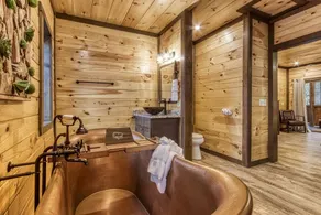 ERN823 - EAGLE FALLS - GREAT LOCATION WITH PRIVATE HEATED INDOOR POOL! CLOSE TO TOWN! cabin - Image 4