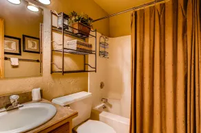 Tastefully Decorated Emmons Condo - Image 4