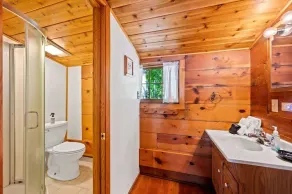 Lakefront Cottage · Sunrise Views · Jacksonport - Image 4