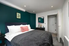 Bright Spacious Condo Free Parking 5min to Beach - Image 4