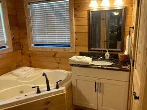 Breathtaking Norris Lake Mountain Retreat - Image 3