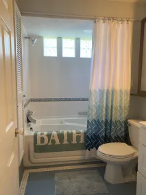 One-of-a Kind Cottage, close to lake, marina and golf, quiet and comfortable - Image 3