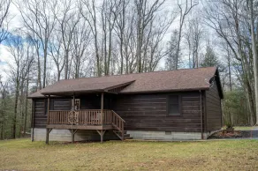 Secluded-Hot Tub-Fire Pit-Fiber internet-Near the Gorge & Parks-Pet Friendly - Image 2