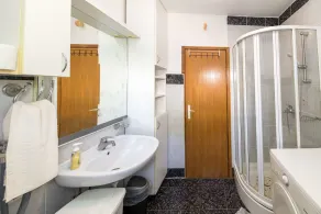 Apartment Malt - Image 3