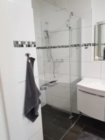 Modern top floor apartment with a view of the sea and Stralsund - Image 3
