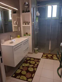 HOUSE WITH A GARDEN - Image 3