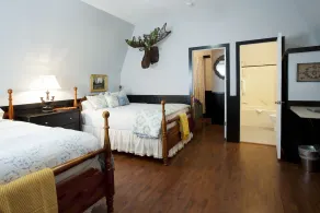 Perfect for corporate retreats, family reunions. Near Silverwood. Sleeps 38! - Image 5