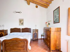 Apartamento en Peccioli con Piscina y Vino - Image 5