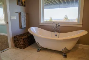 Gorgeous pano views, Beach Front Access and hot tub! Your peaceful escape!  - Image 4