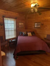 Beautiful Rustic Cabin at Enid Lake, near Grenada Lake, Sardis Lake & Ole Miss - Image 3