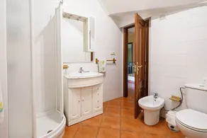 Villa \"Casa Nueva de Bueu\" avec vue sur les montagnes, Wi-Fi, jardin et terrasse. - Image 4