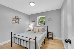 Centrally located, spacious 4 bdrm, on quiet Ct - Image 5