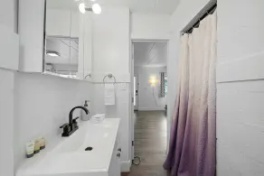 Chic City Retreat 93D - Image 3