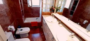 Apartment, centrally located and comfortable, with gardens and a pool, parking, and the beach 10 minutes away. - Image 2