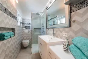Holiday apartment with air conditioning and grill - Image 2
