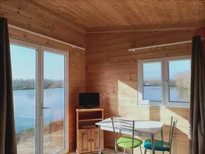 LAKESIDE COTTAGE - Image 4