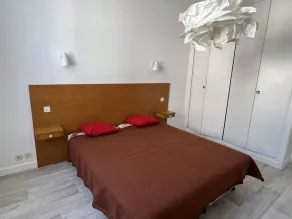 Comfortable T2 downtown with pets allowed and Wi-Fi - Image 4