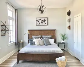 Historic Perfectly-located Uptown Studio - Image 4