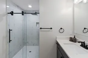Monthly Special! Location! New Everything 5 Bed Home w/ Hot Tub - Image 4