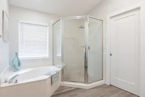 “Renovated 3BR Pool Home | Screened & Heated Pool | 3 King Beds” - Image 4