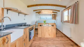 Betty Shepherd's Hut - sleeps 2 guests  in 1 bedroom - Image 4