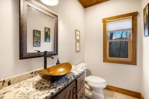 Mountain Breeze, an exquisite home with stunning mountain views is conveniently - Image 5