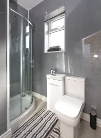 DARLINGTON TOWN CENTRE TOWN HOUSE - Image 3