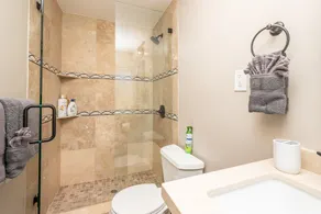 Luxury Hilltop Retreat: GameRoom/Volleyball/Putting Green/BasketBall Court&More! - Image 4