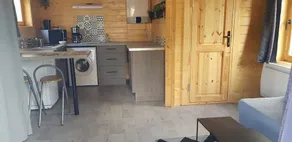 Cosy, fully-equipped wooden chalet - Image 5